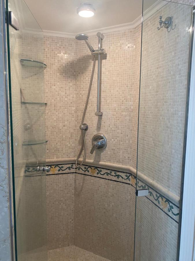 “La Pinta” Elegante Appartamento Al Vomero Neapel Exteriör bild